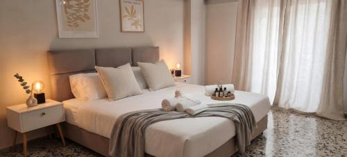 Eternal Acropolis Suites with View by HC