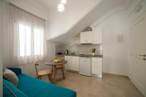 Dapur atau dapur kecil di Aelia Apartments