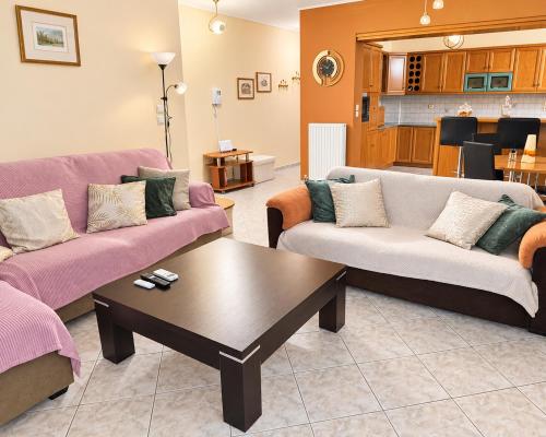 Apartment with private garden - Chalandri, Athens