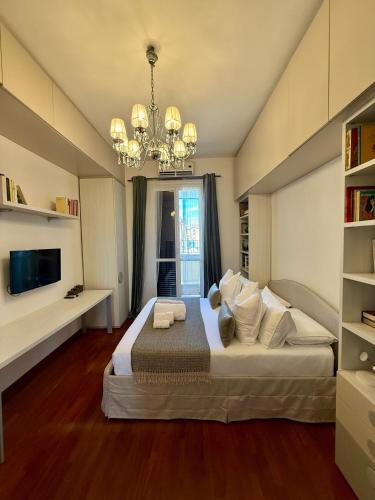NEW - The Rhome