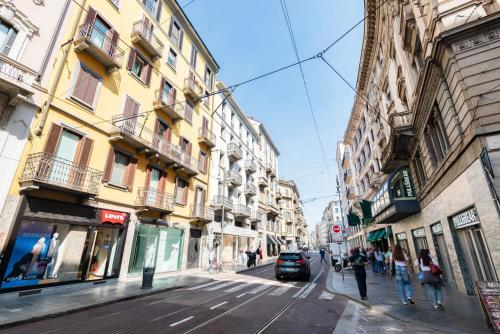 A Due Passi dal Duomo Suite Via Torino 2 Pax