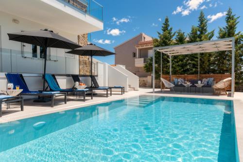 Luminosa Luxury Villa