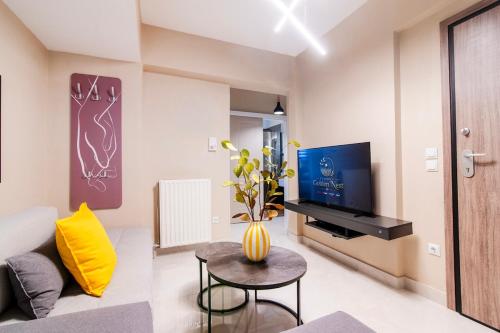 Platon's Golden Nest - Patio - Workspace - High Speed Wifi up to 500Mbps