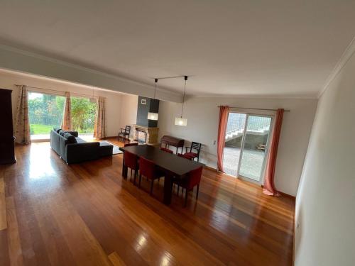 Ocean Views - Scenic Garden Getaway