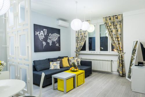 CheckBelgradeApartments - Bohemian quarter tesisinde bir oturma alanı