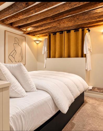Private Entrance Designer Loft Place des Vosges