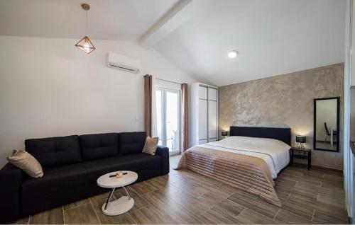 Gorgeous Apartment In Cavtat With Swimming Pool