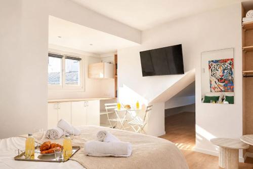 372 - Charming Parisian Space - Bastille