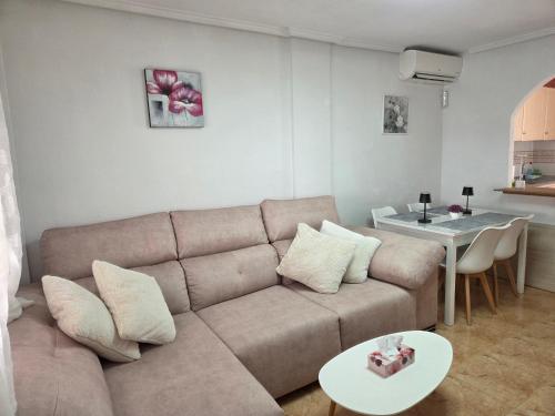 Casa AJ - Sunny Bungalow in Torrevieja