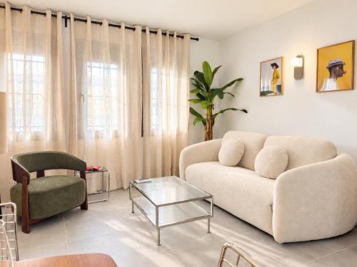Vista Alegre Stays by Charming - Apartamentos Renovados con Terraza Privada