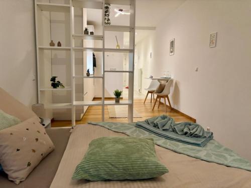 City Apartment Top 1