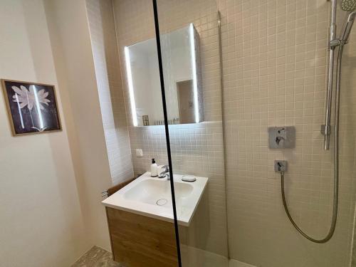 City Apartment Top 1
