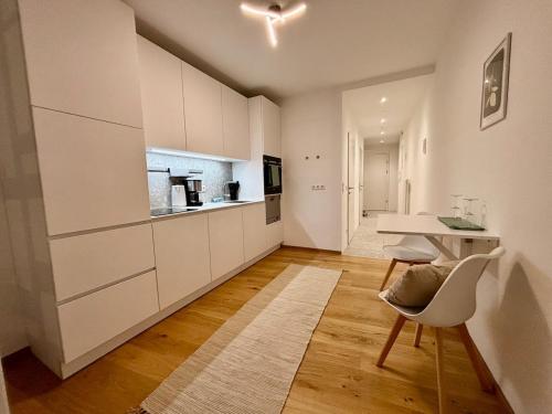 City Apartment Top 1