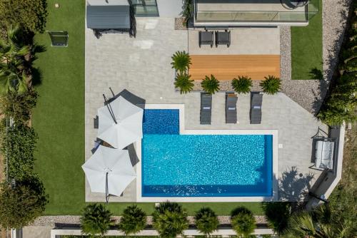 Villa Belvedere, Luxury Sea View Villa with Pool