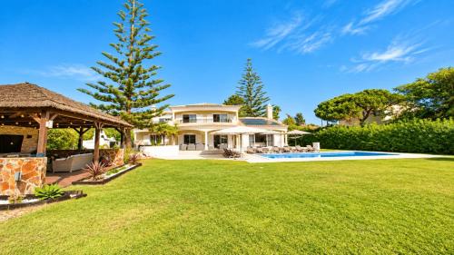 Villa Barklee in Vila Sol Villa with Private Pool and Golf Views by Cleverdetails