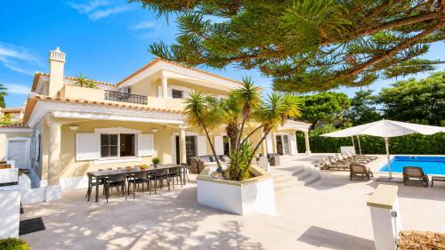 Villa Barklee in Vila Sol Villa with Private Pool and Golf Views by Cleverdetails