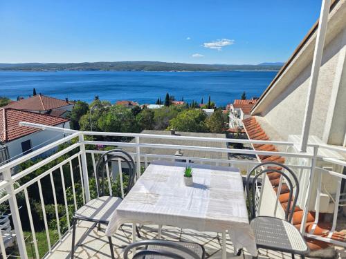 DRAGICA Apartments with sea view