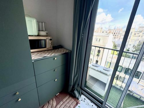 2 rooms garden view and AC up to 4p Maillot Étoile