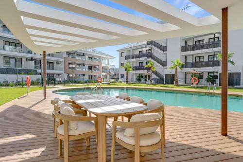Higueron Lomas IV by ELE Apartments