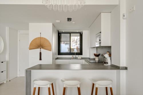 Higueron Lomas IV by ELE Apartments