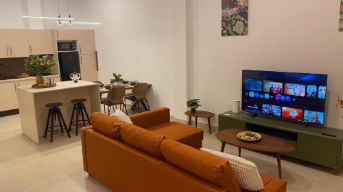 R&M Suite Home