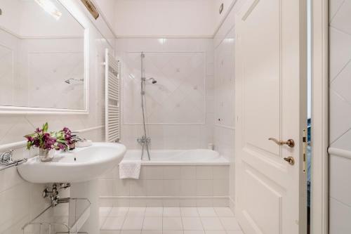 Luxury Apartment Cavalieri, Florence & Duomo View