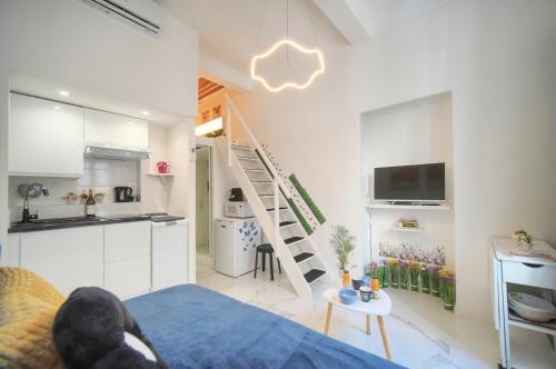 Agréable Studio rue ANIBES-HYPER CENTRE A0B211