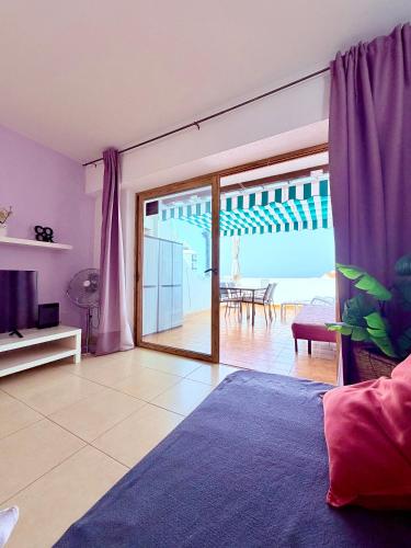 Bright 1BR with Views & Pool, Fañabé Beach, LA510