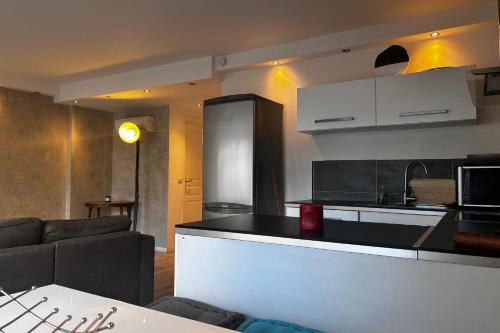 2 bedroom apt with AC next to the Martinez hotel
