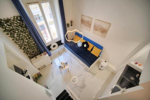 Agréable Studio rue ANIBES-HYPER CENTRE A0B211