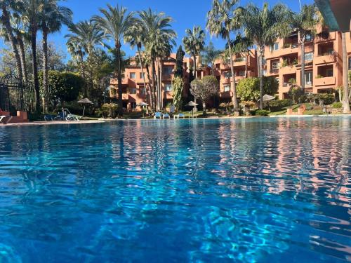 Oasis de Marbella, 2 bedrooms on the Golden Mile