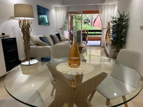 Oasis de Marbella, 2 bedrooms on the Golden Mile