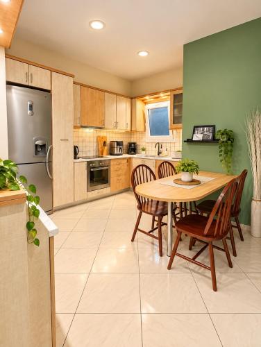 Spacious ATHENS Central Apartment