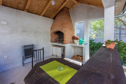 Hundefreundliches Ferienhaus nur 730 Meter zum Strand mit Meerblick, Grill, Parkplatz