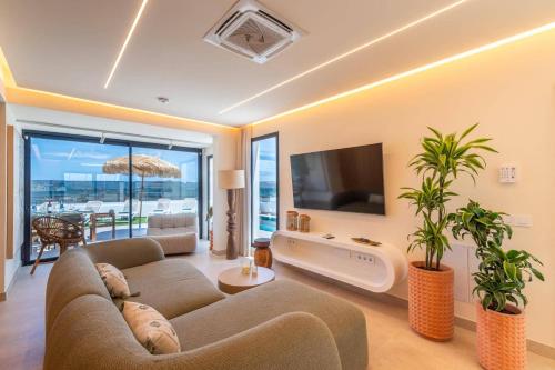 Villa Fragata by Villa Plus