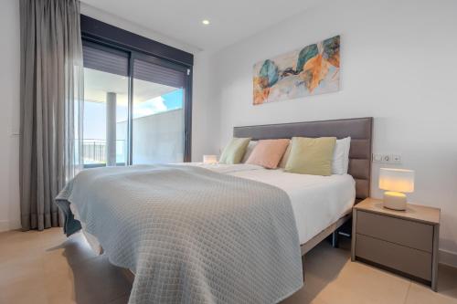 Lme81B - Modern 3Br Apartment Estepona