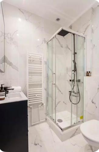 Studio chaleureux 17eme arrondissement Celine 18