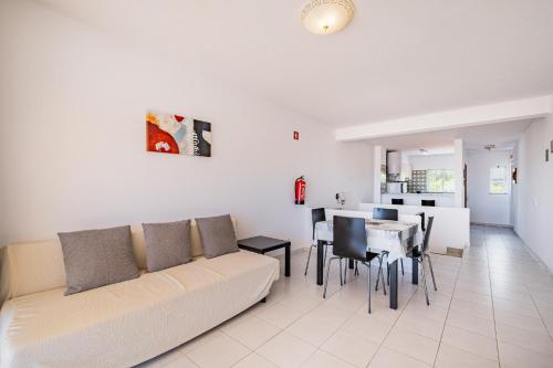 Seaview Apartment II by Dreamplaces