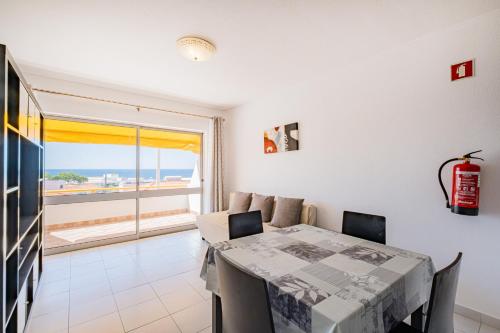 Seaview Apartment II by Dreamplaces