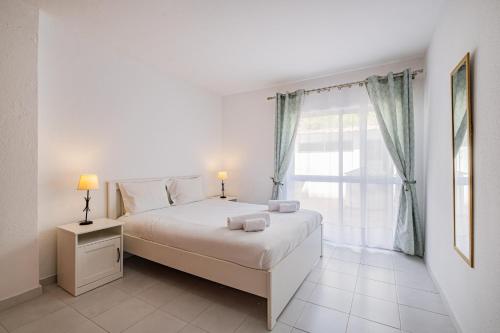Seaview Apartment II by Dreamplaces