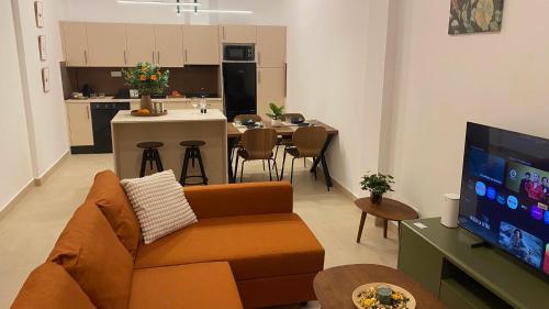R&M Suite Home
