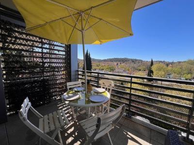 JOLI T2 TERRASSE PARKING AIX Les JARDINS D'ALLORI