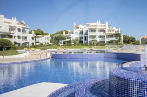 Charming Vilamoura Apartment with Private Garden & Pool