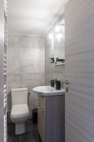 Renovated Gem near Pedion Areos Park & Museums