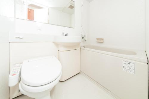 A bathroom at HOTEL MYSTAYS Sakaisuji Honmachi
