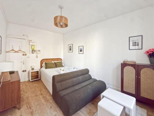 STUDIO CHIC ET RENOVE PRES DU CANAL SAINT MARTIN