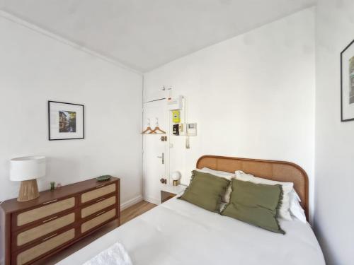 STUDIO CHIC ET RENOVE PRES DU CANAL SAINT MARTIN