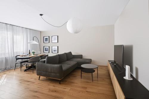 Oak Twelve