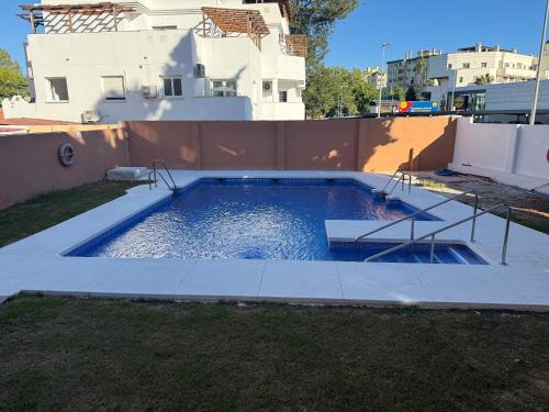 Playamar Pool, Terrace & Free Parking - Torremolinos