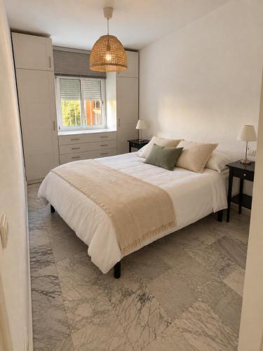 Playamar Pool, Terrace & Free Parking - Torremolinos